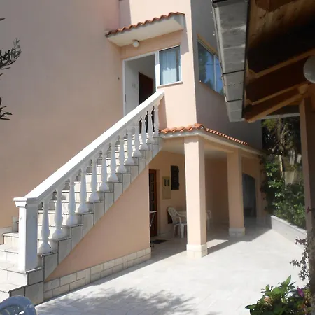 5587c Apartment Novi Vinodolski