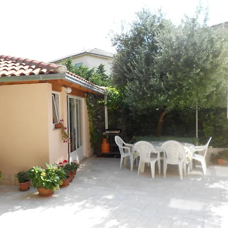 5587c Apartment *