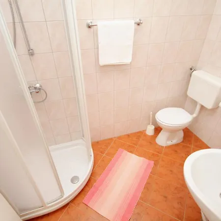 5587c Apartment *