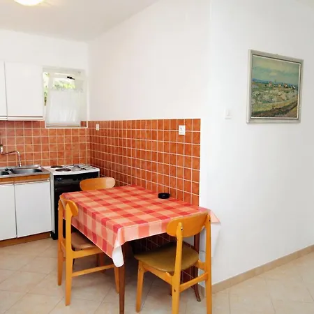 5587c Apartment Novi Vinodolski